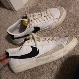 Low top blazers size 7